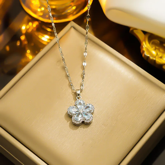 Elegant zircon pendent necklaces