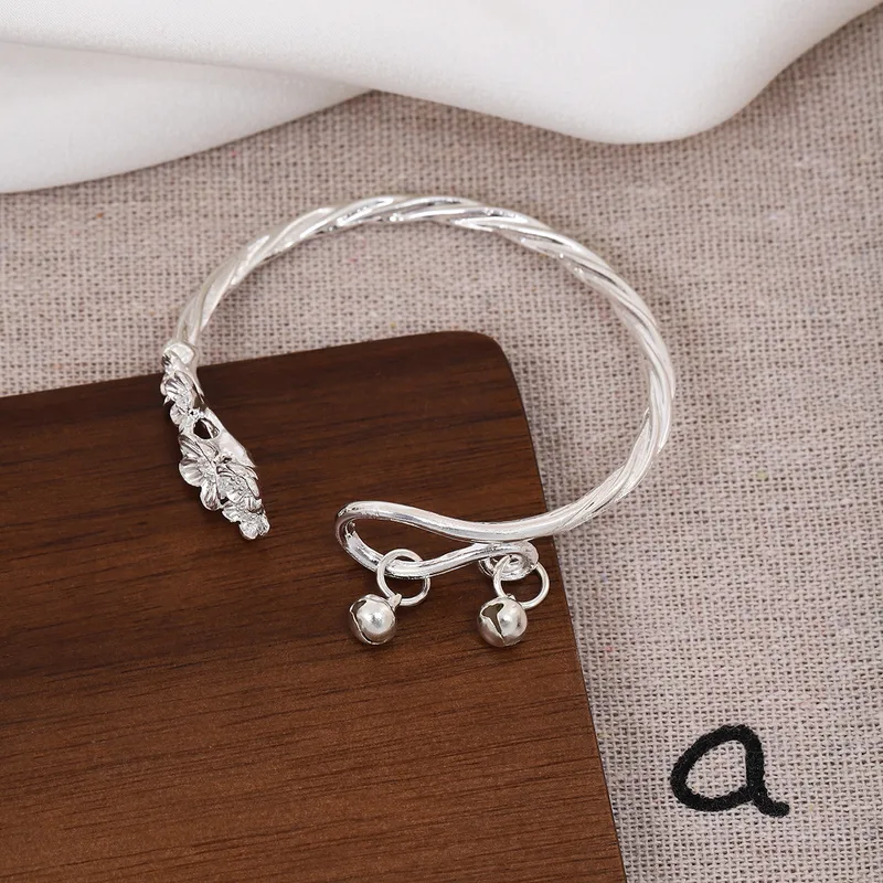 Chinoiserie Flower Bell Alloy Bangle