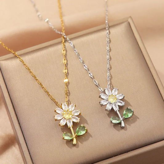 Jewelry Elegant Flower Titanium Steel Copper Zircon Plating Pendant Necklace Lip Chain