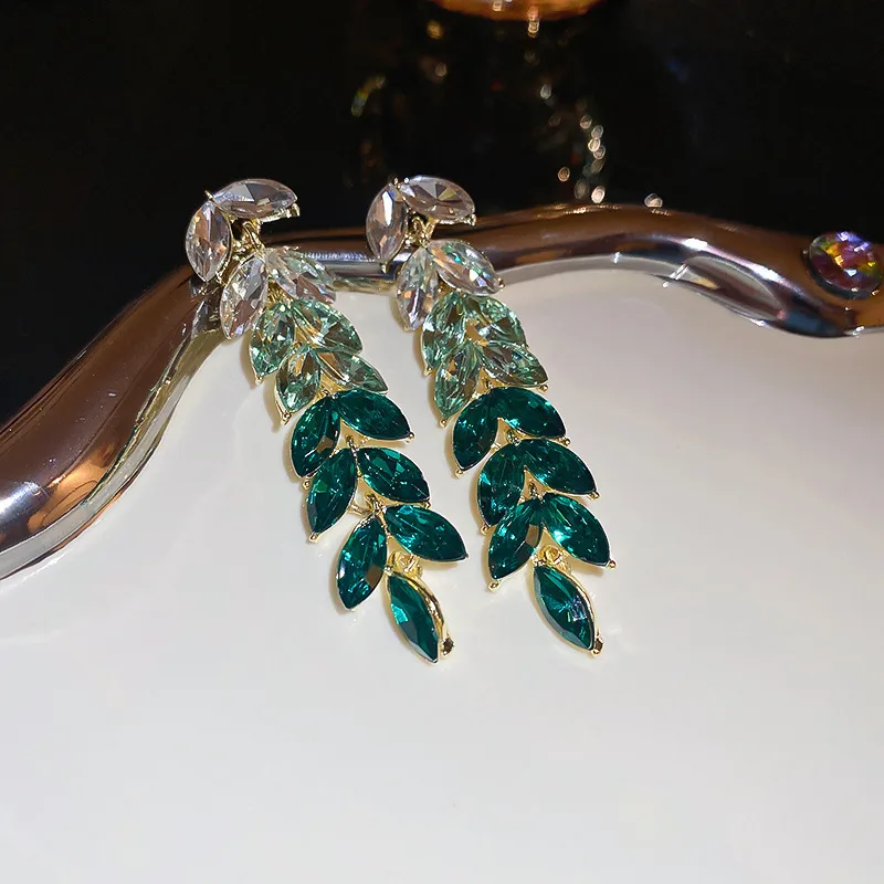Retro Grain Inlay Alloy Rhinestones Drop Earrings