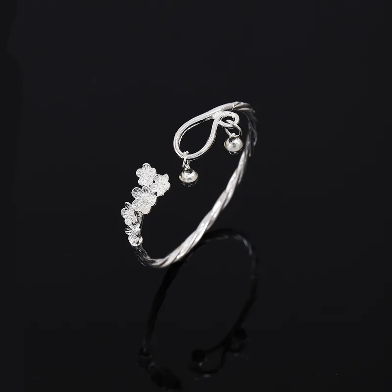 Chinoiserie Flower Bell Alloy Bangle