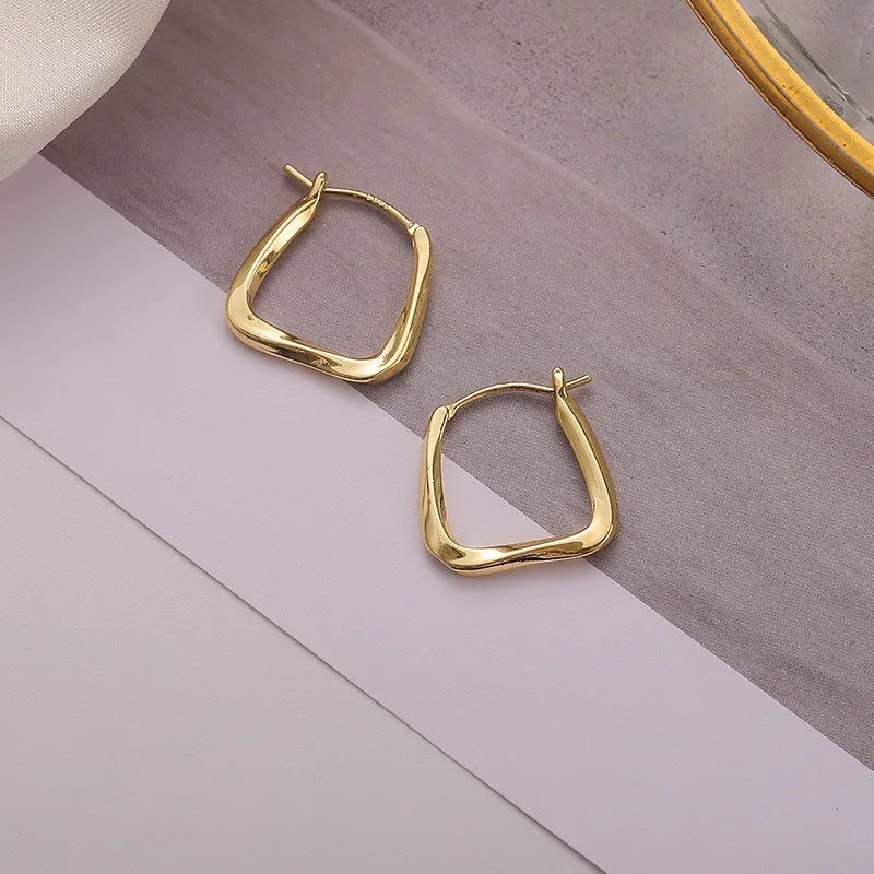 Chic Classic Large Hoop Earrings Women Vintage Unique Exaggerated Ear Ring Fashionable Titanium Alloy Jewelry