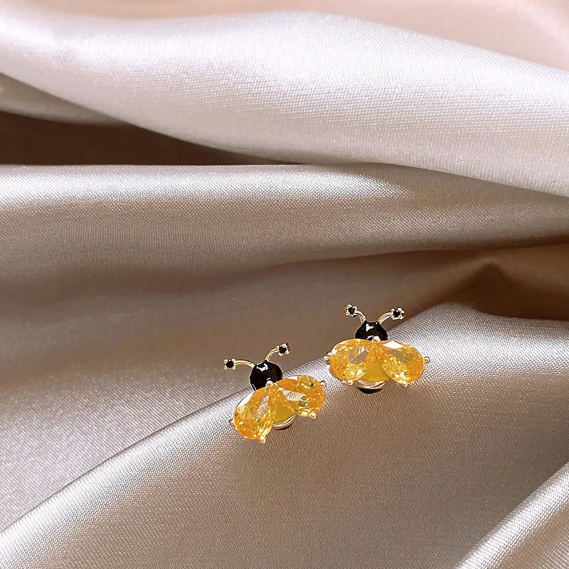 Elegant Sweet Bee Inlay Alloy Rhinestones Ear Studs