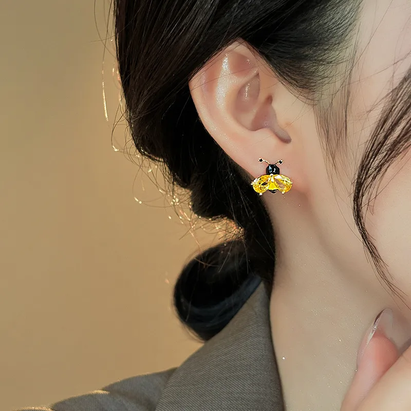 Elegant Sweet Bee Inlay Alloy Rhinestones Ear Studs