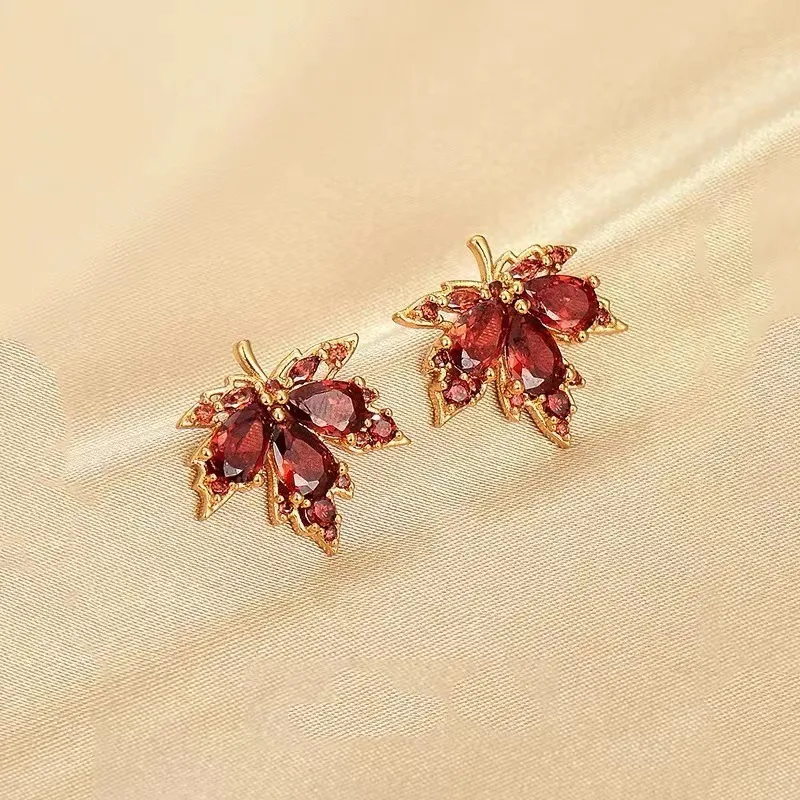 Maple Leaf stud Earring