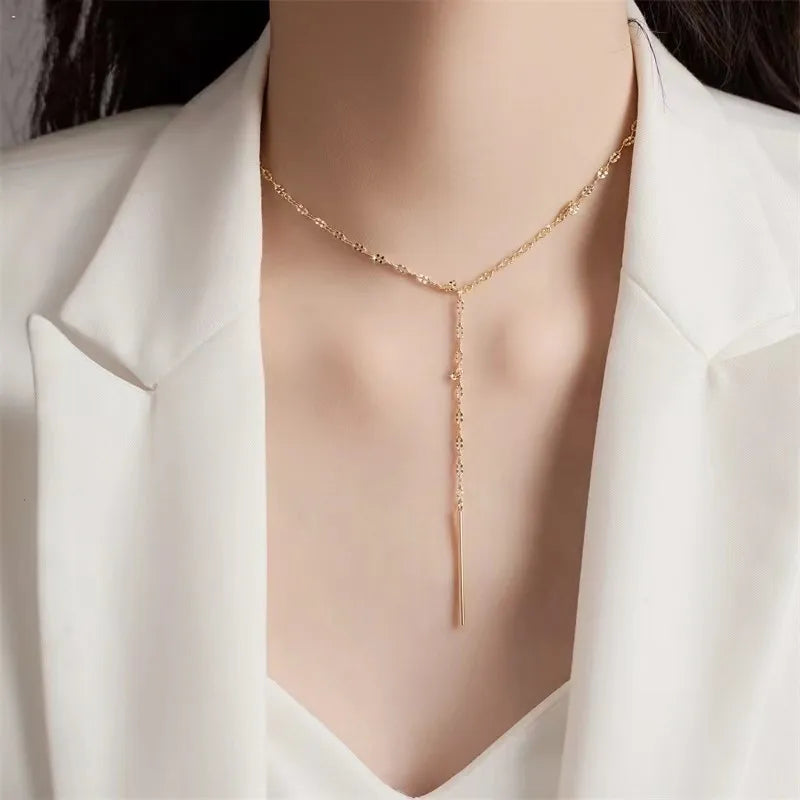Lips Long Necklace Gold
