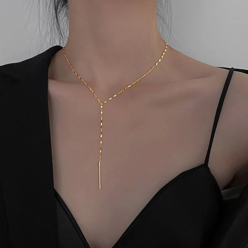 Lips Long Necklace Gold