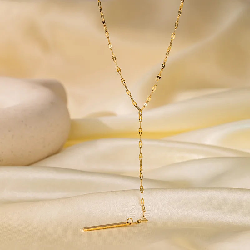 Lips Long Necklace Gold