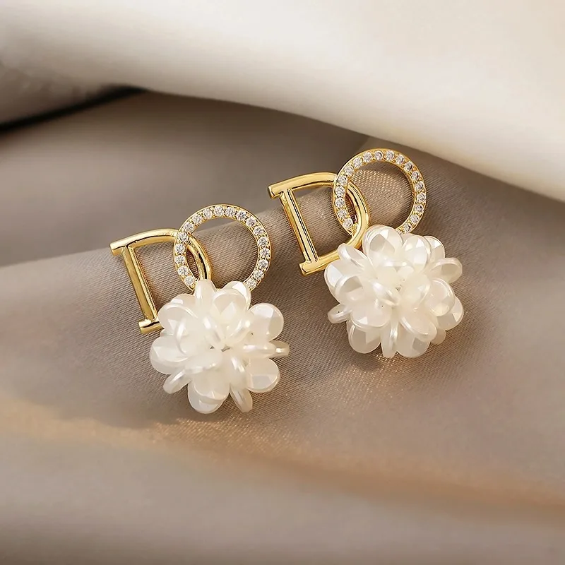 DO earring