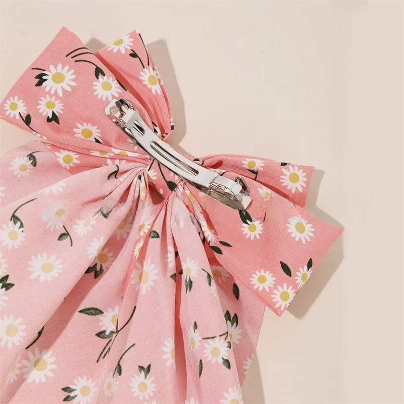 Sweet Daisy Hairpin For Women In Pink Cloth Material Hair Accessory