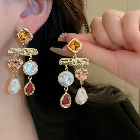 Retro water drop earring