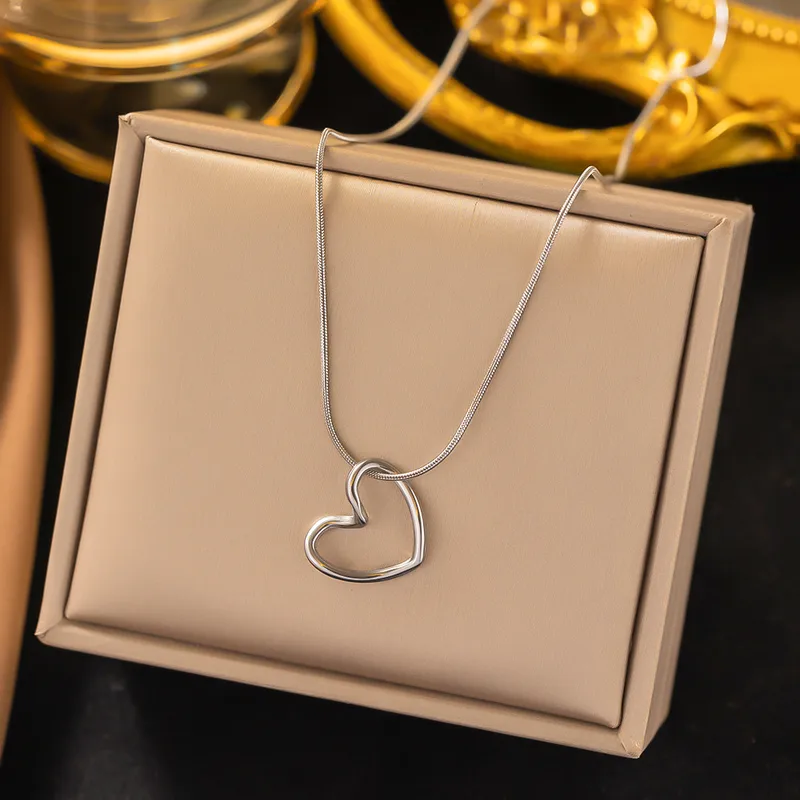 Gold Heart Shape Elegant Waterproof Stainless Steel Pendant Necklace