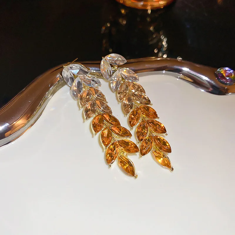 Retro Grain Inlay Alloy Rhinestones Drop Earrings