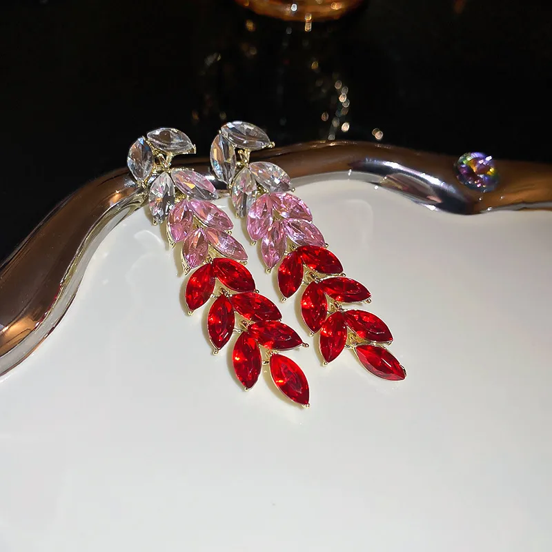 Retro Grain Inlay Alloy Rhinestones Drop Earrings