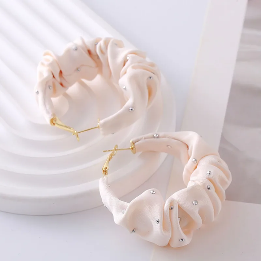 Cloth rhinestones gold plated earring