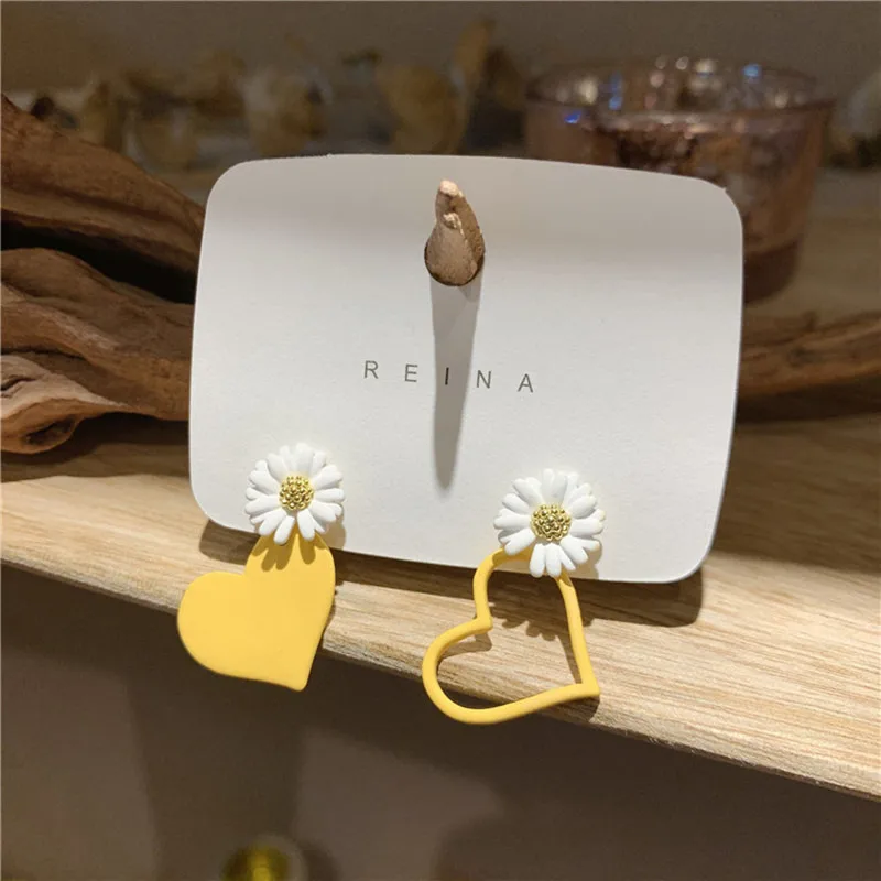 Yellow flower heart drop earring