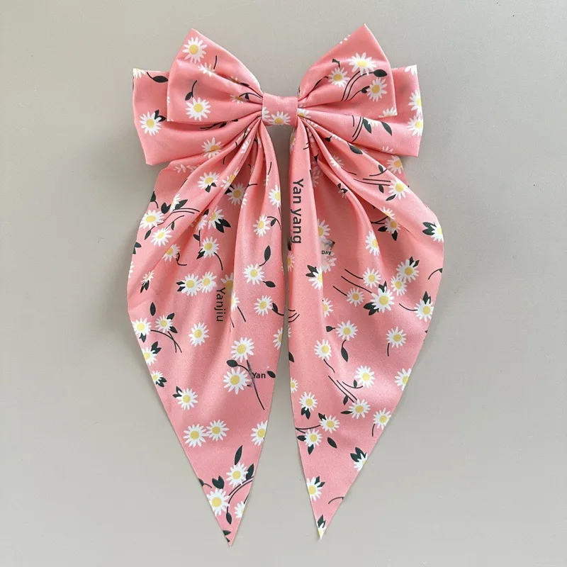 Sweet Daisy Hairpin For Women In Pink Cloth Material Hair Accessory